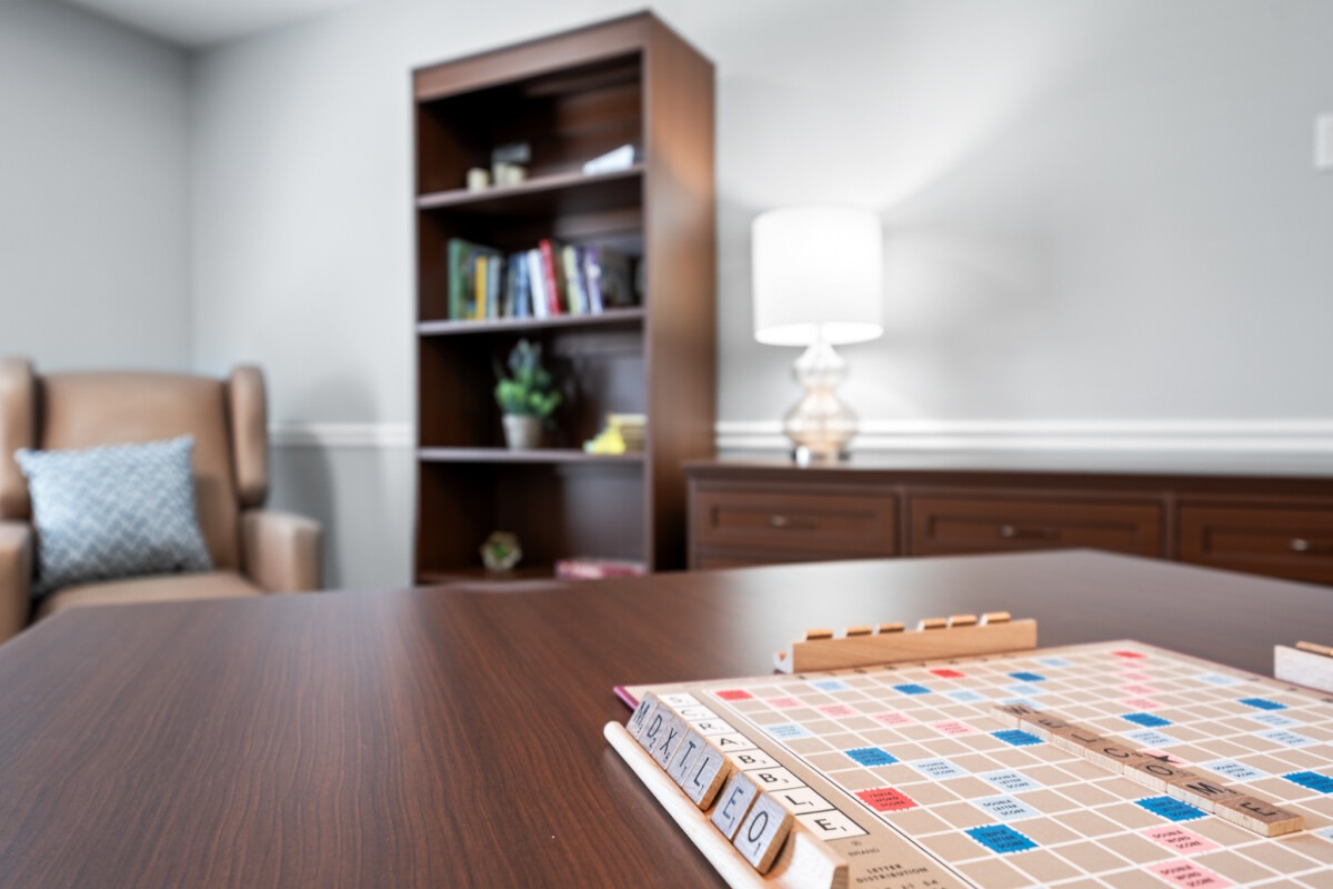 Palm Cottages common area with scrabble